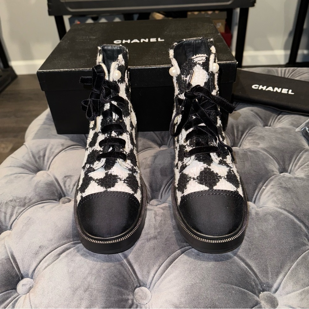 New Size 38.5 Chanel Tweed Black White Lace Up Ankle Boots - Picture 2 of 8
